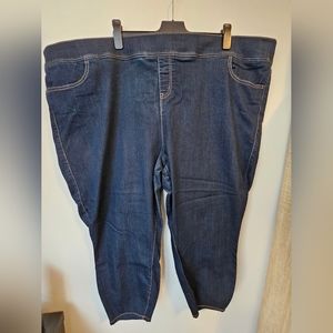 Torrid Lean Jean Capri pants, Size 6